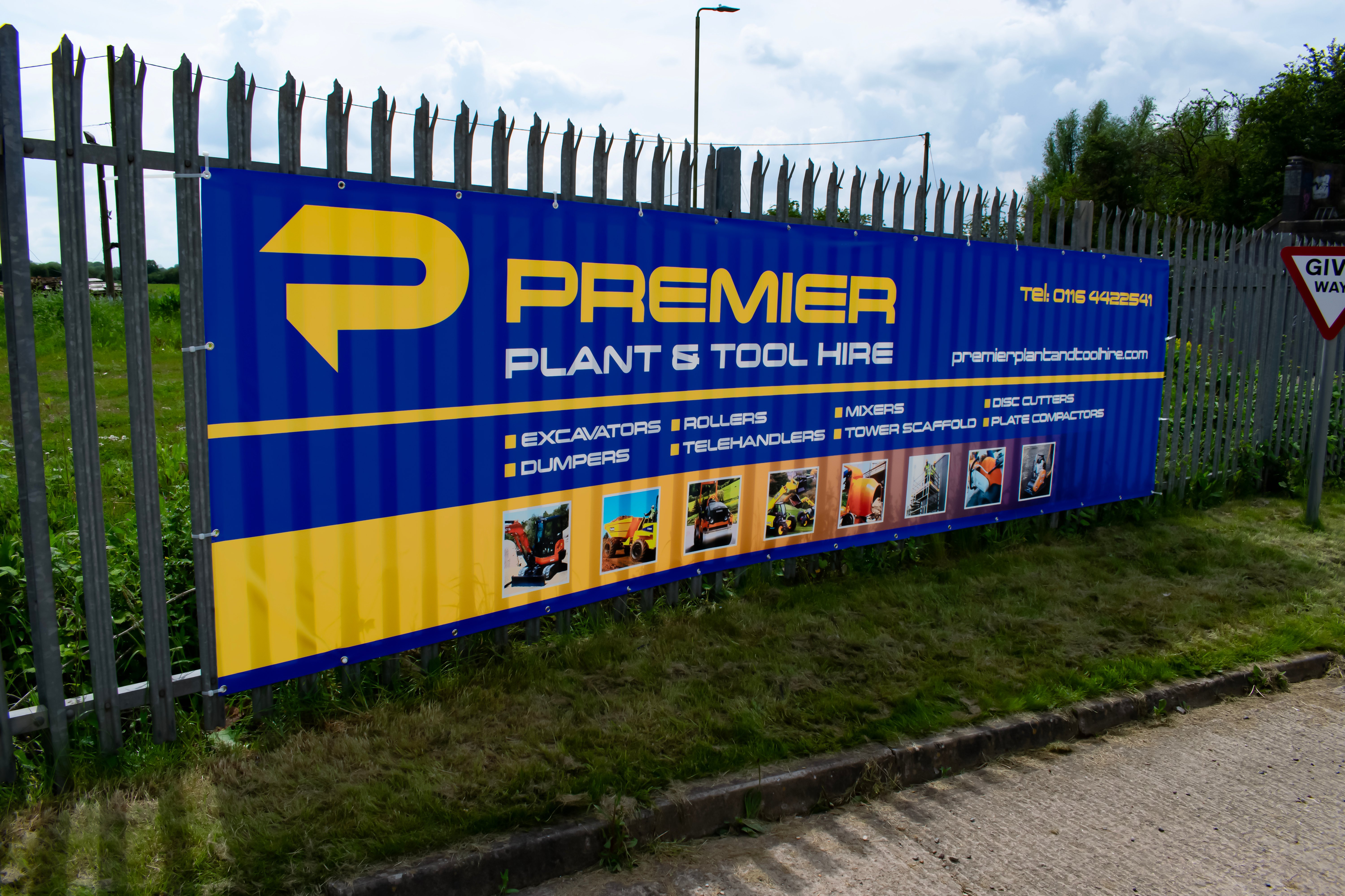 IPS_Shopfitting_Premier_DSC_1608 Premier Plant large banner